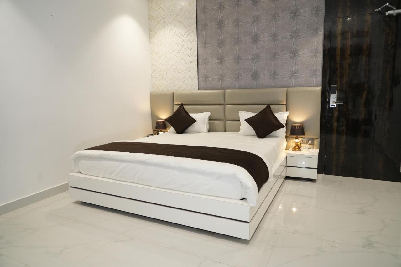 Royal Bliss Hotell Patna  Exteriör bild