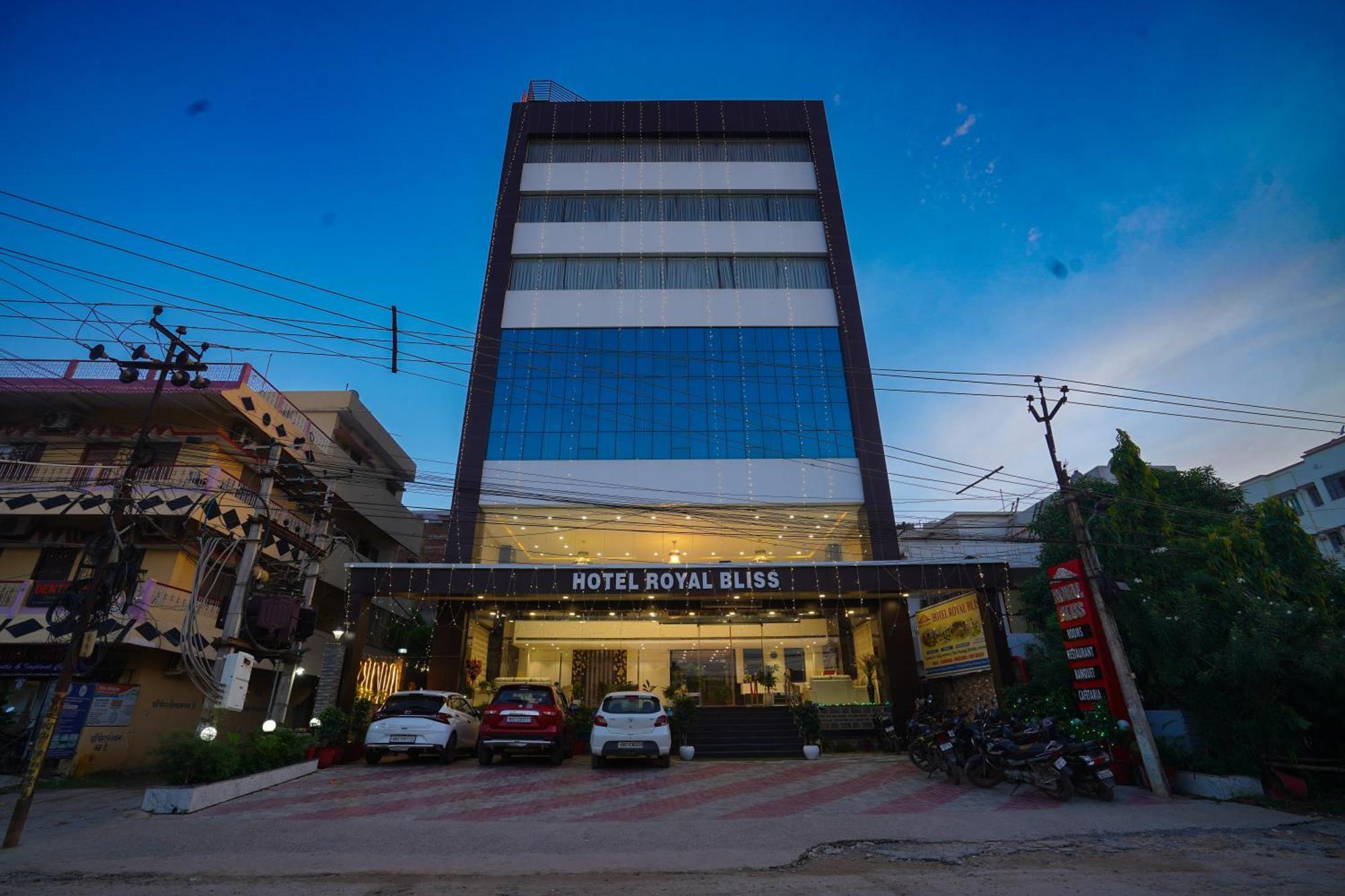 Royal Bliss Hotell Patna  Exteriör bild